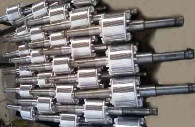 山東哪里有臥式振動電機廠家